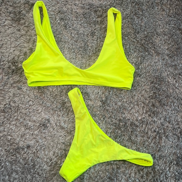 Bikini Set Neon Yellow - Picture 2 of 2